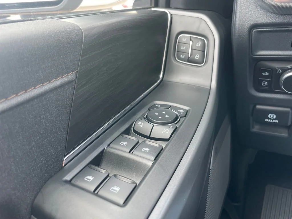 New 2026 Star White Metallic Tri-Coat Ford Lariat® image 28