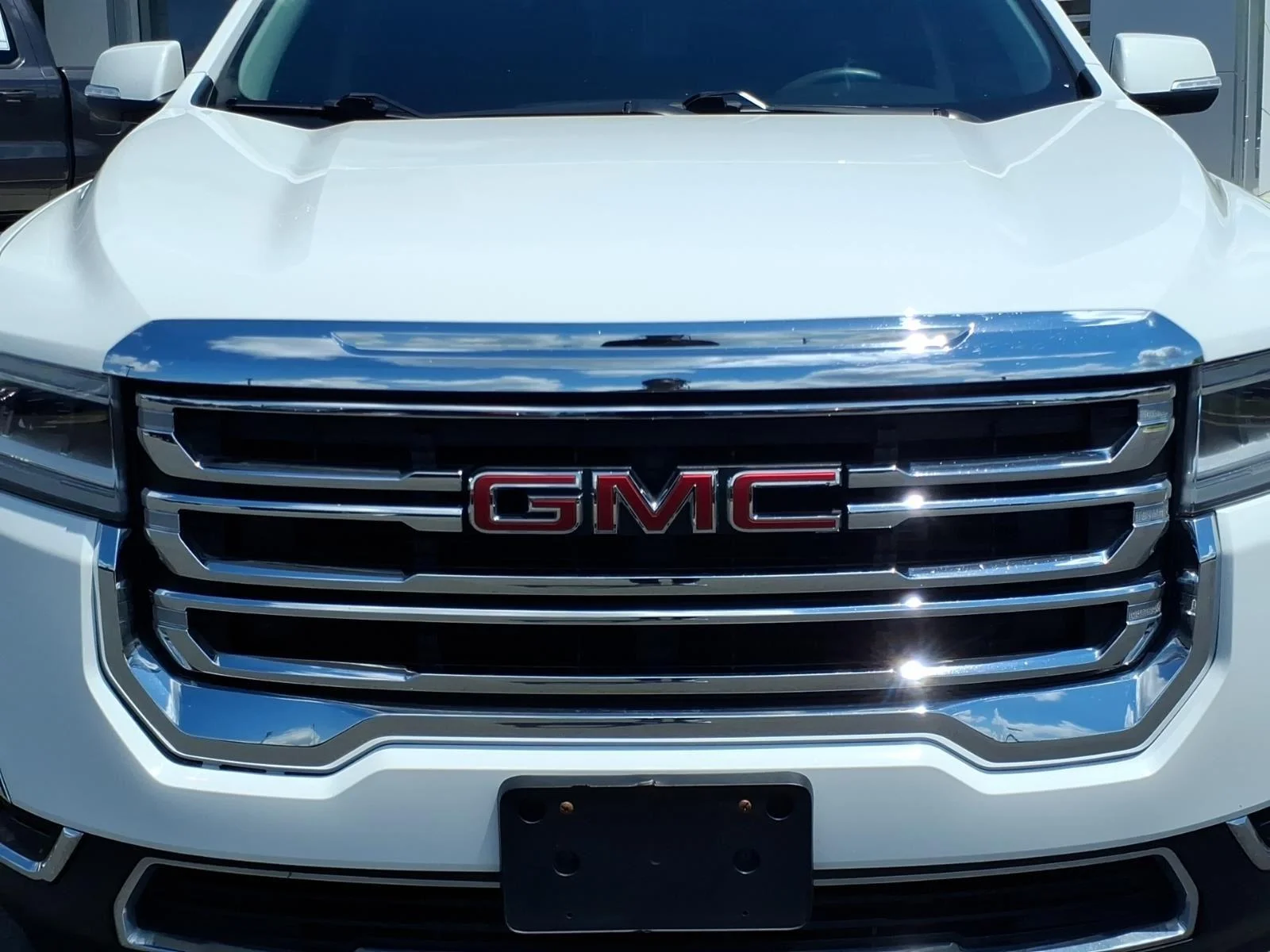 Used 2021 WHITE GMC SLE image 13