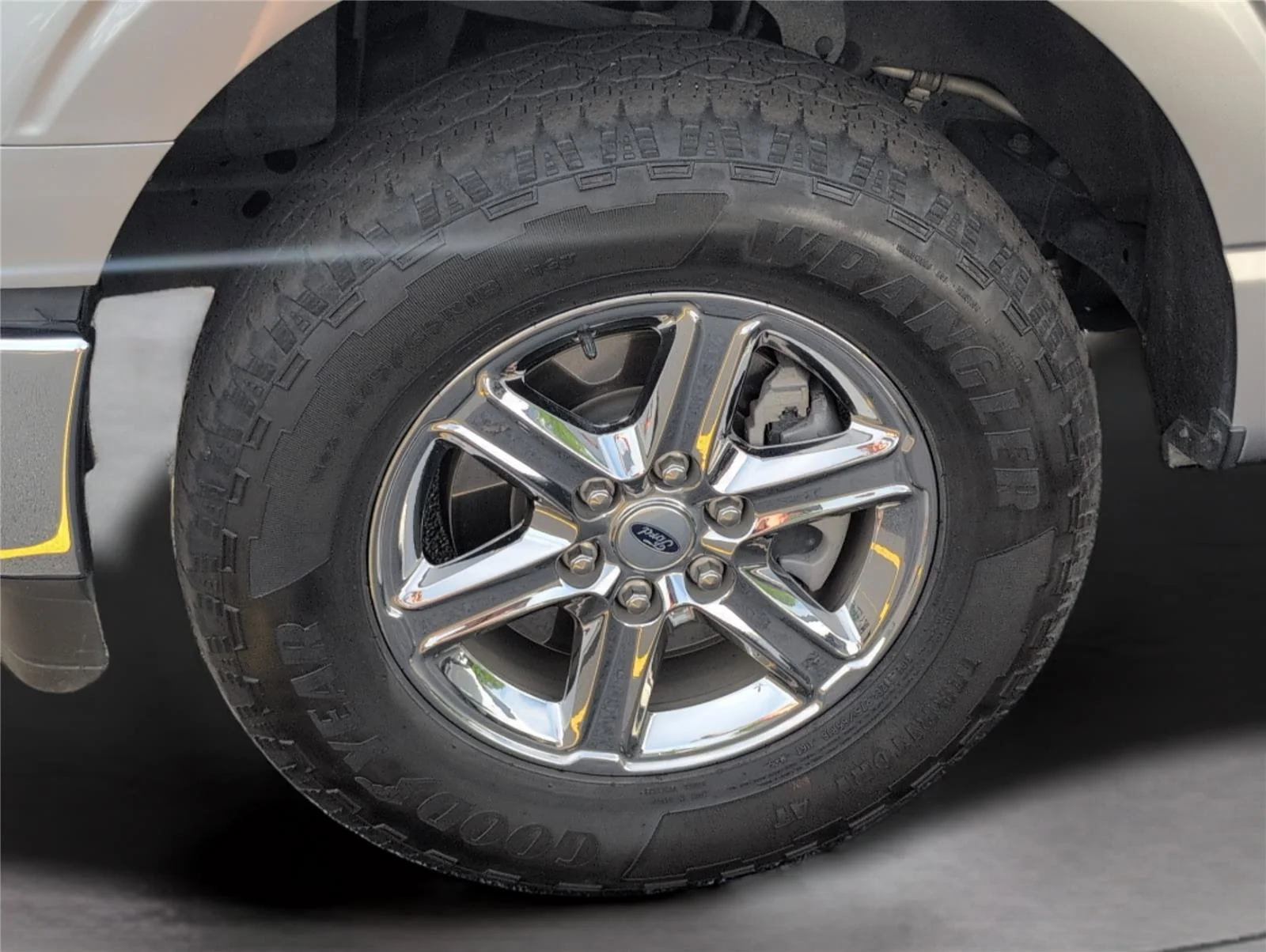 Used 2024 Iconic Silver Ford XLT image 34