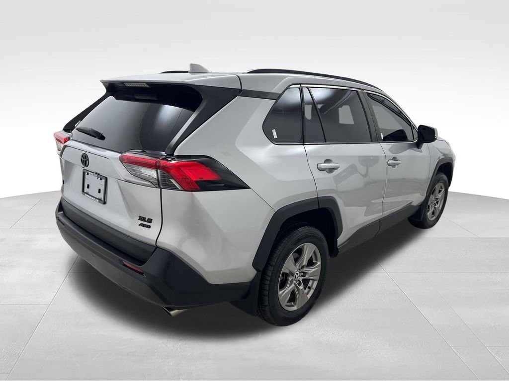 Used 2023 Silver Toyota XLE image 5