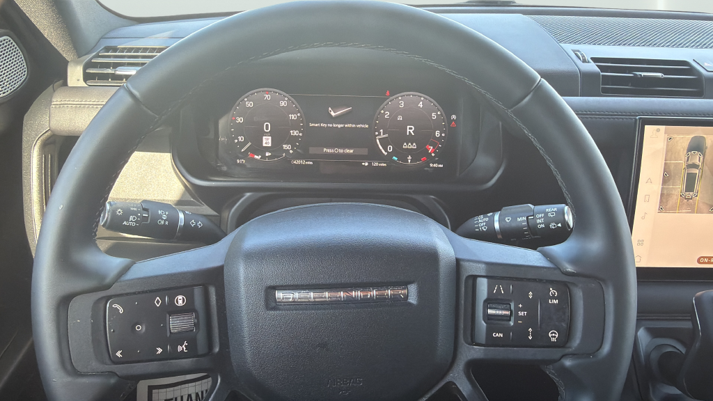 Used 2024  Land Rover Outbound image 26