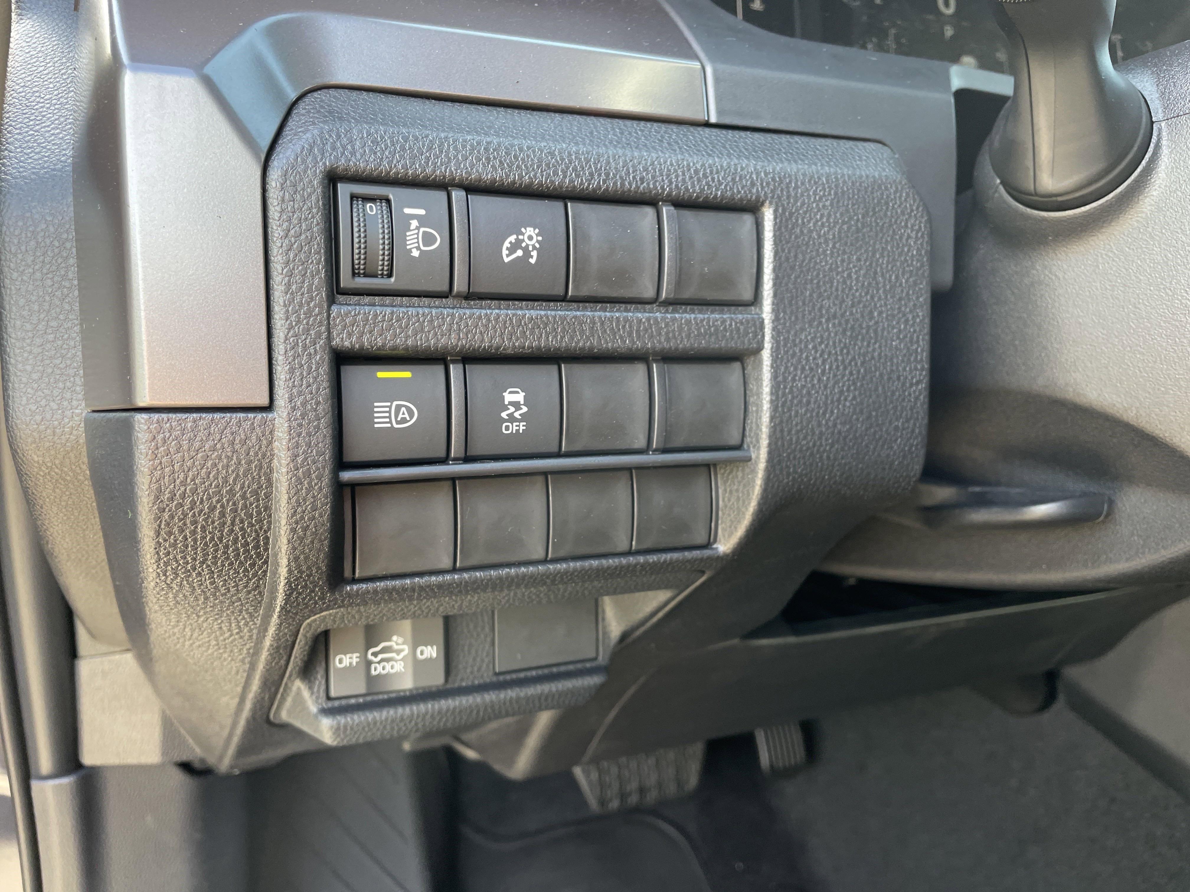 2025 Toyota Tacoma SR5 - Photo 11