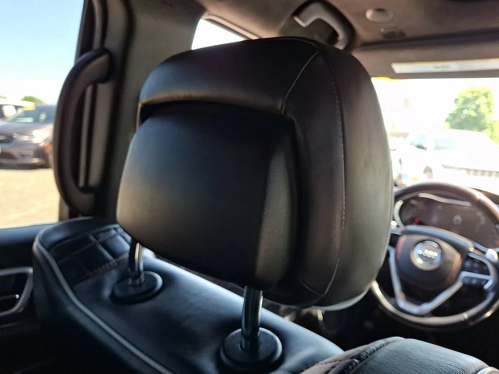 Used 2021 Diamond Black Crystal Pearlcoat Jeep Summit image 14