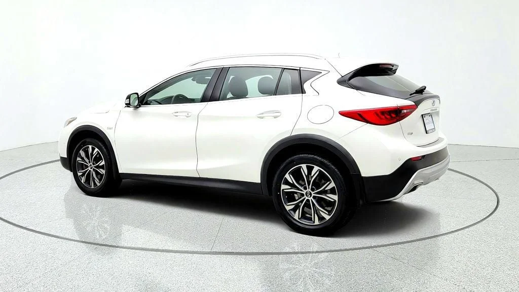 Used 2018 Majestic White INFINITI 2018.5 ESSENTIAL AWD image 7