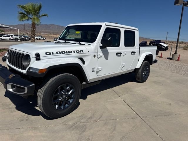 2026 Jeep Gladiator 85th Anniversary Edition Auto's photo