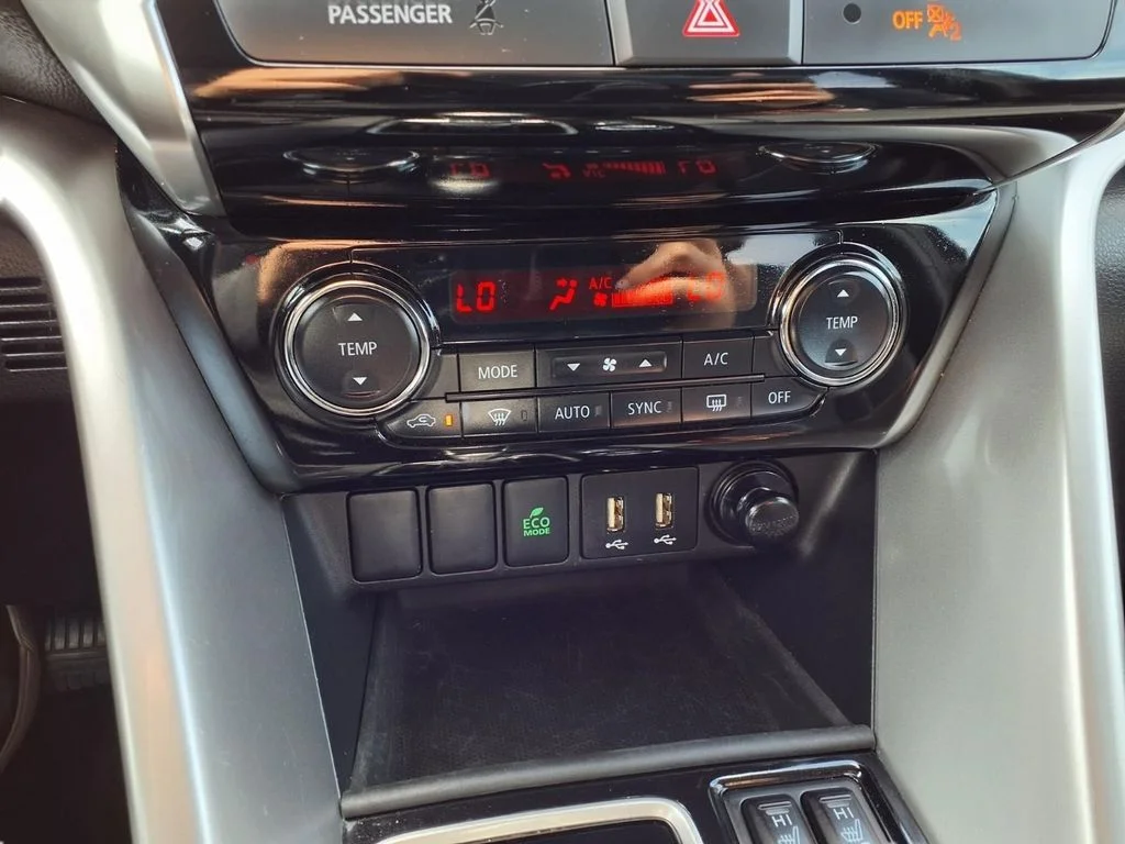 Used 2024 Black Mitsubishi  image 9