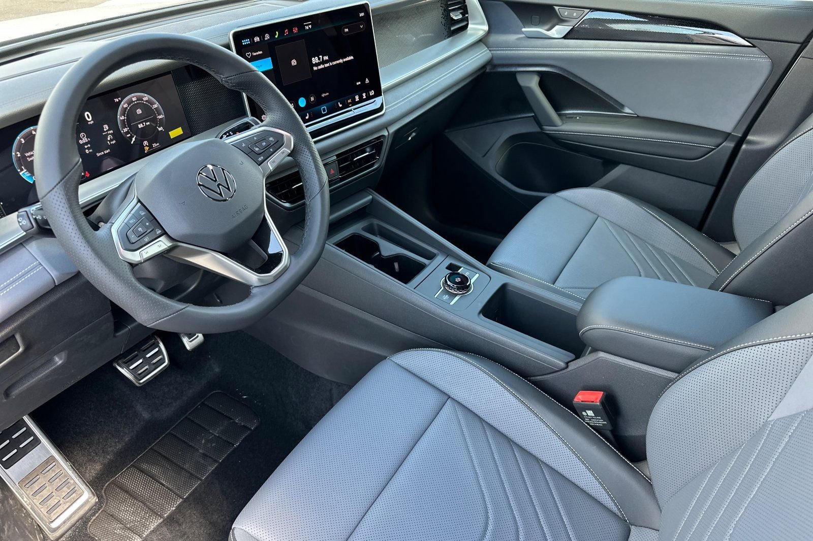 New 2026  Volkswagen 2.0T SE R-Line Black image 10