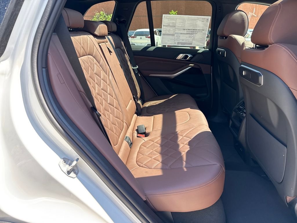 New 2026 White BMW xDrive40i image 25