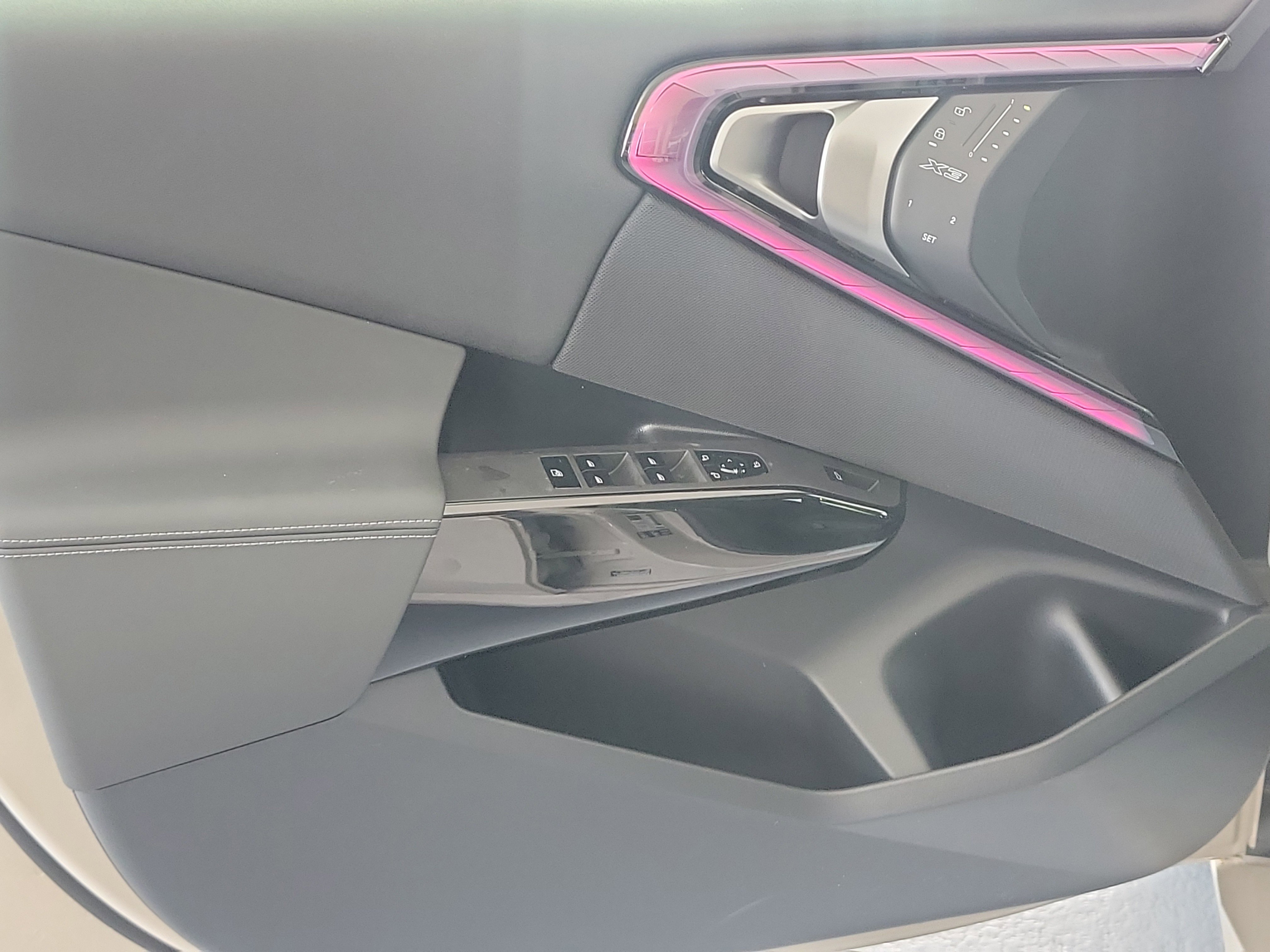 New 2026 Dune Grey Metallic BMW M50 xDrive image 18