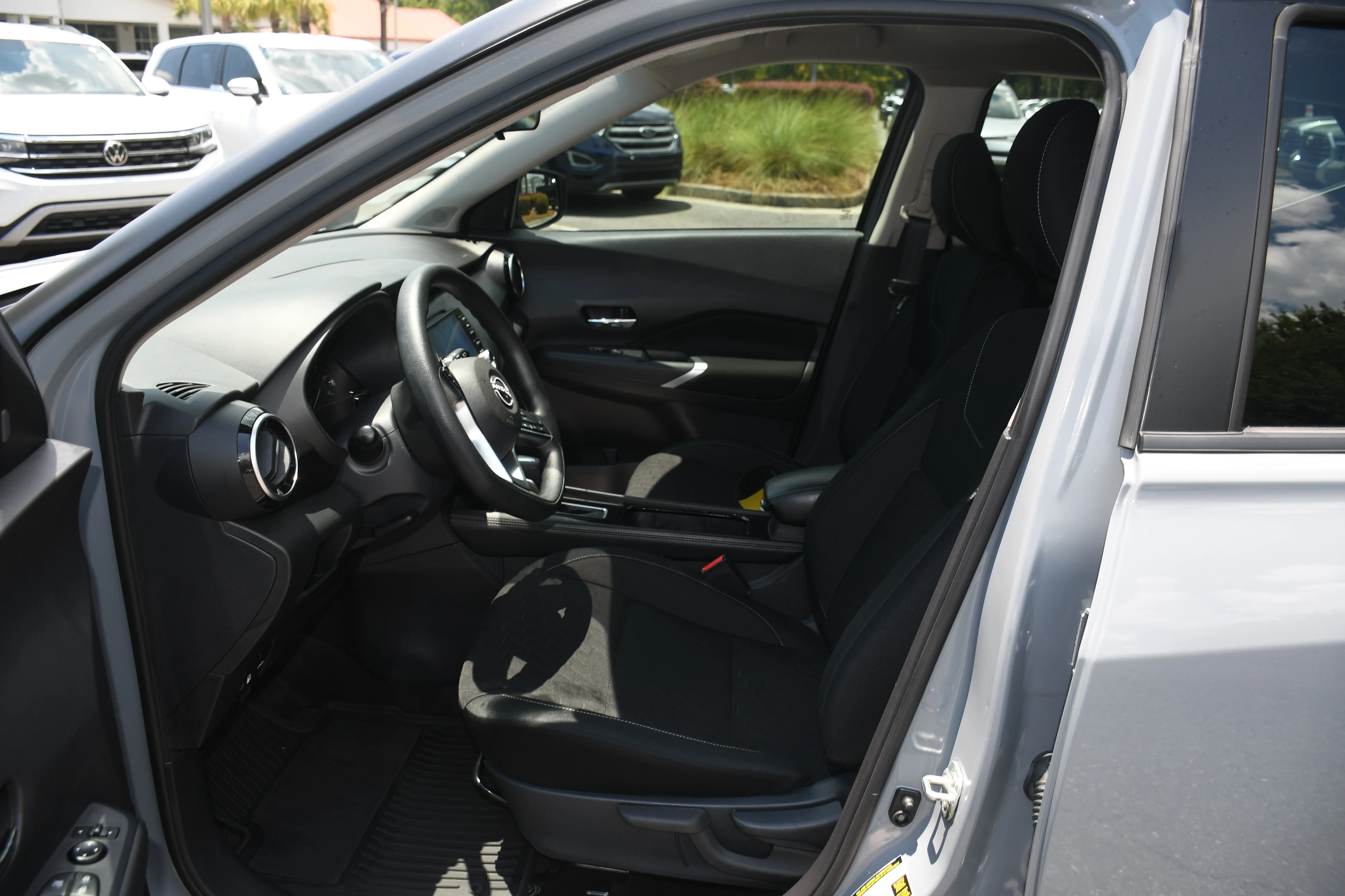 Used 2024 Gray Nissan SV image 7