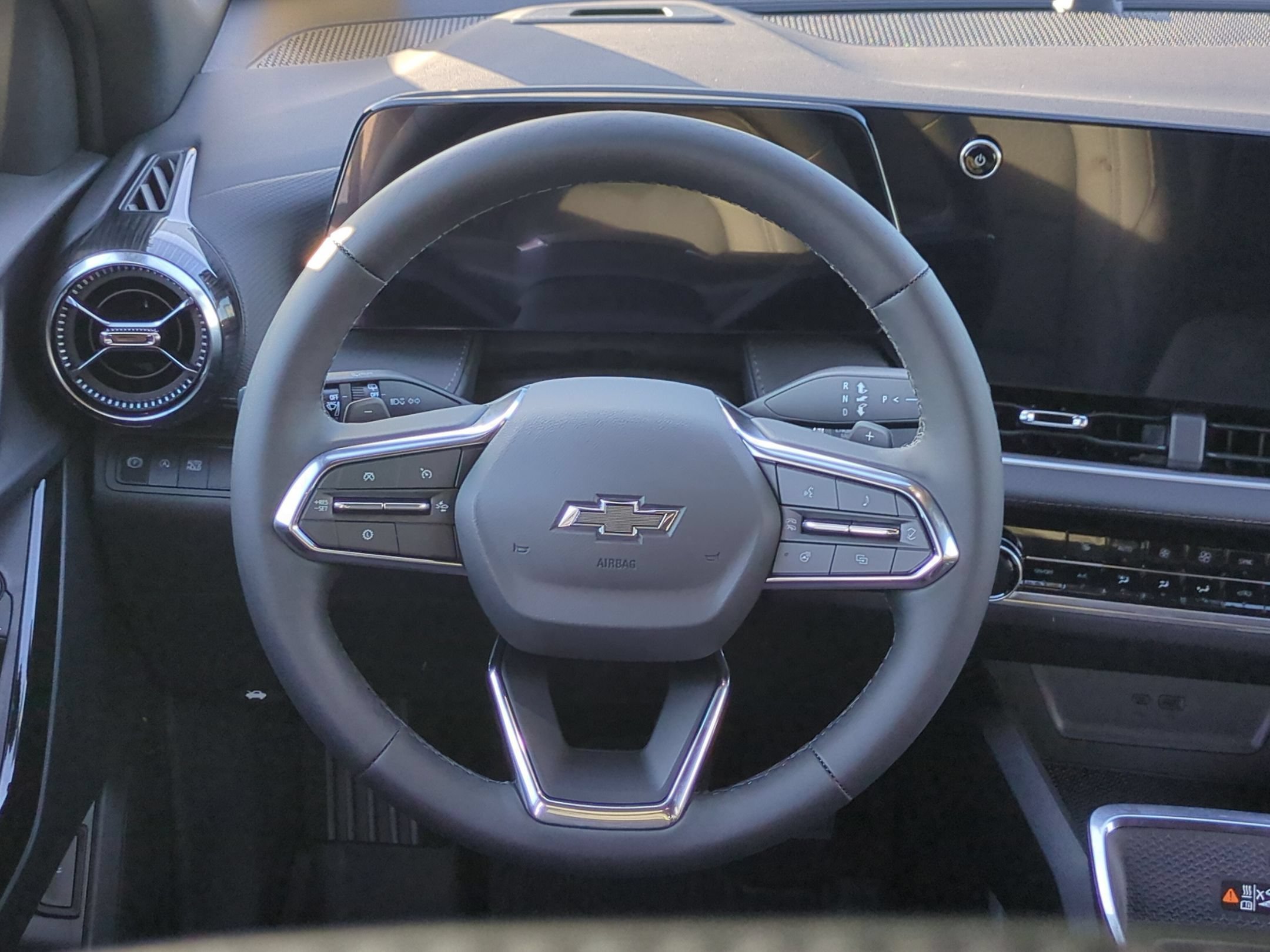 New 2027 Summit White Chevrolet LT image 13