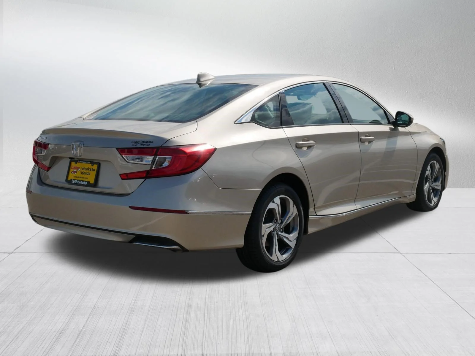 Used 2019 Champagne Frost Pearl Honda EX-L 1.5T image 7