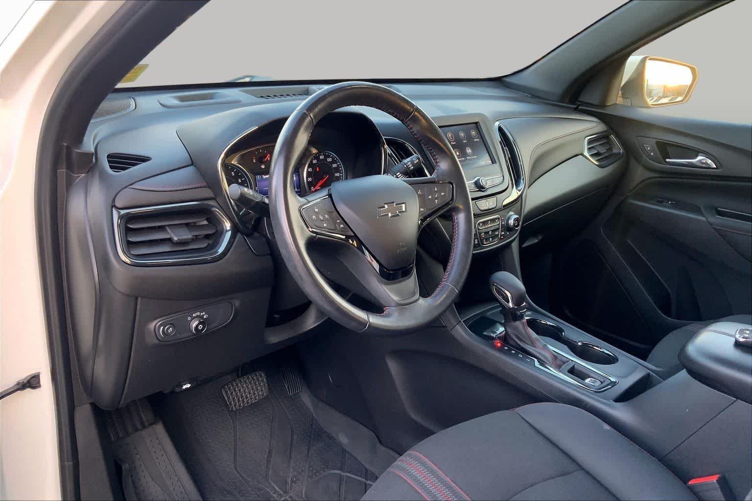 Used 2022 Summit White Chevrolet RS image 16