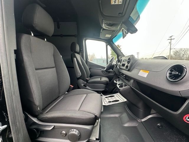 New 2026 Jet Black Mercedes-Benz 4500 image 20