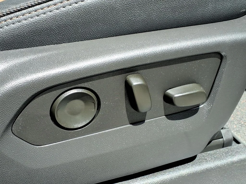 2025 Chevrolet Silverado 2500HD High Country - Photo 11