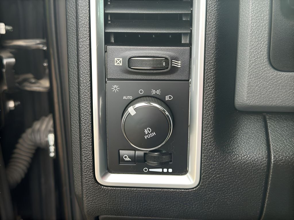 Used 2019 Brilliant Black Crystal Pearlcoat Ram Big Horn image 13
