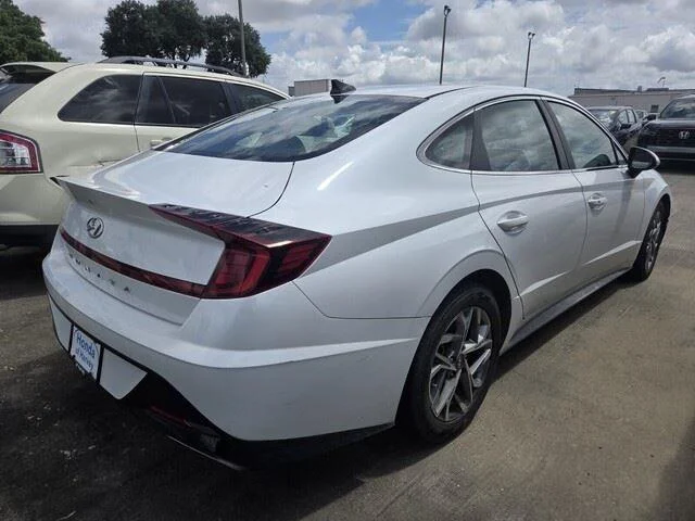 Used 2020 Quartz White Hyundai SEL image 4