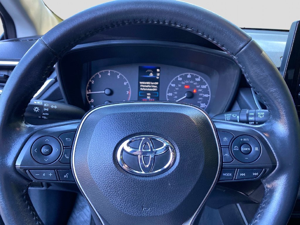 Used 2023  Toyota LE image 17