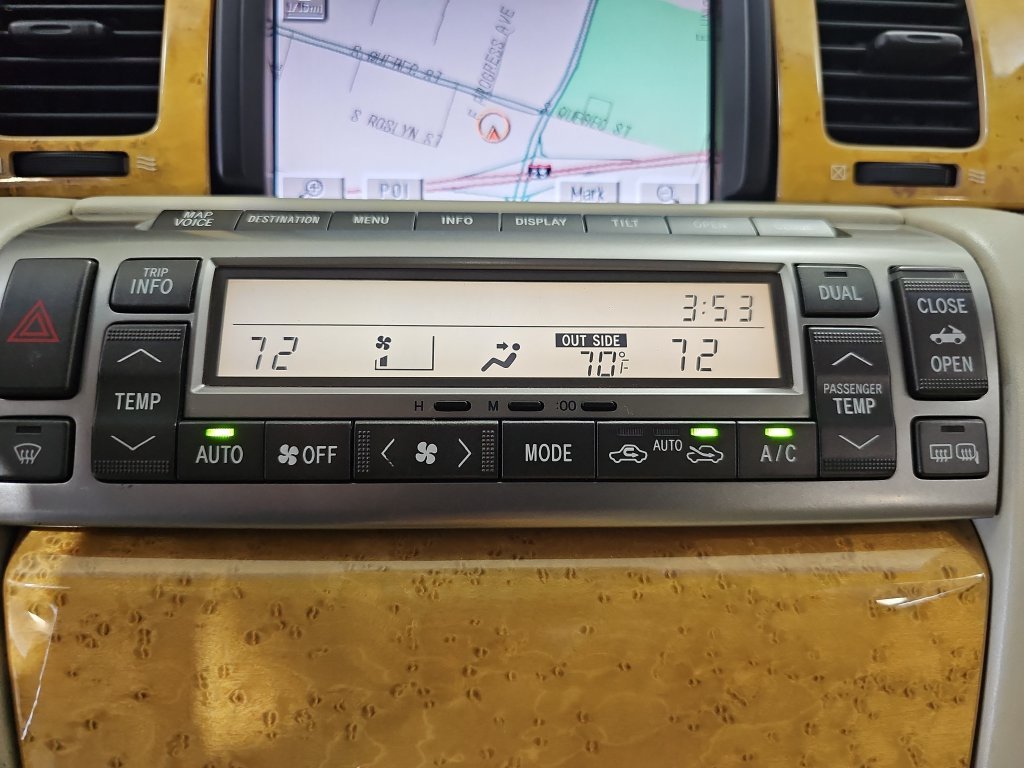 Used 2002 Silver Lexus 430 image 21