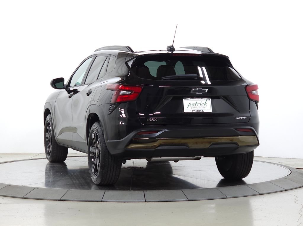 Used 2025 Mosaic Black Metallic Chevrolet ACTIV image 6