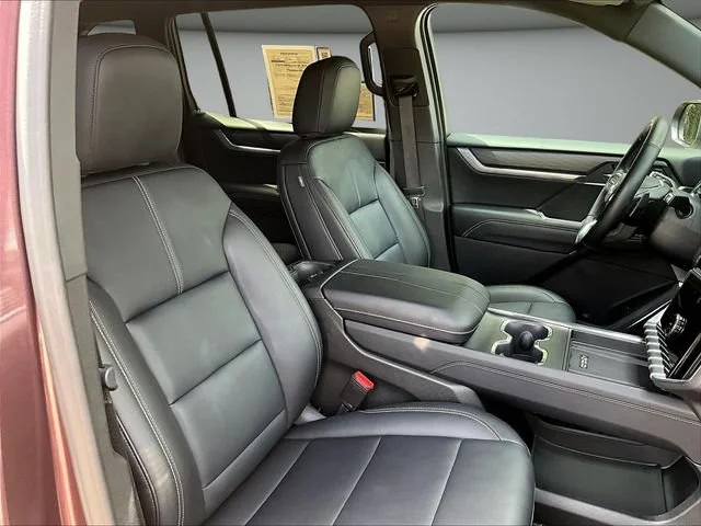 Certified Used 2026 Crystal Metallic GMC Elevation image 29