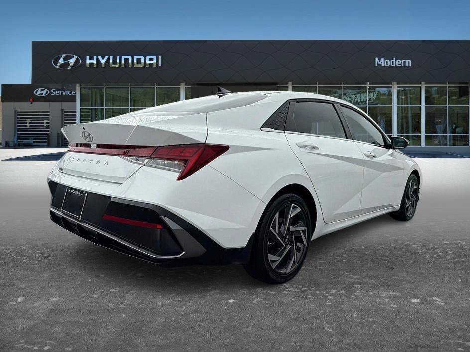 Used 2025 Serenity White Hyundai SEL Convenience image 3