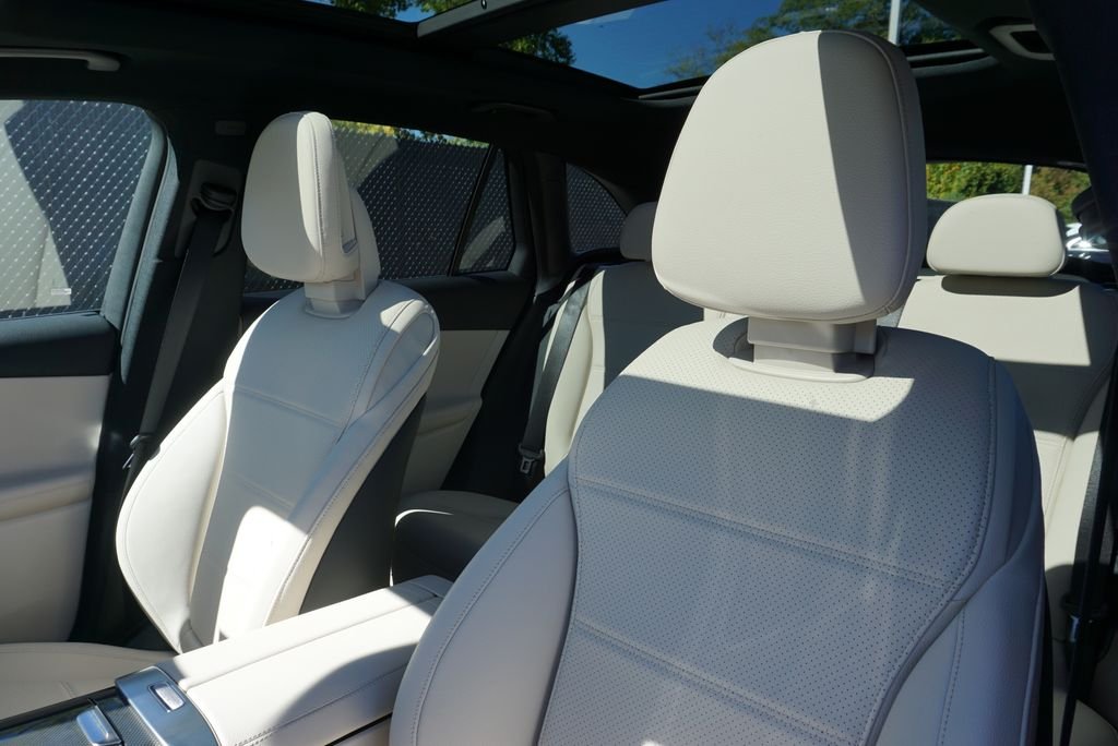 Used 2026 Polar White Mercedes-Benz GLC 300 image 39