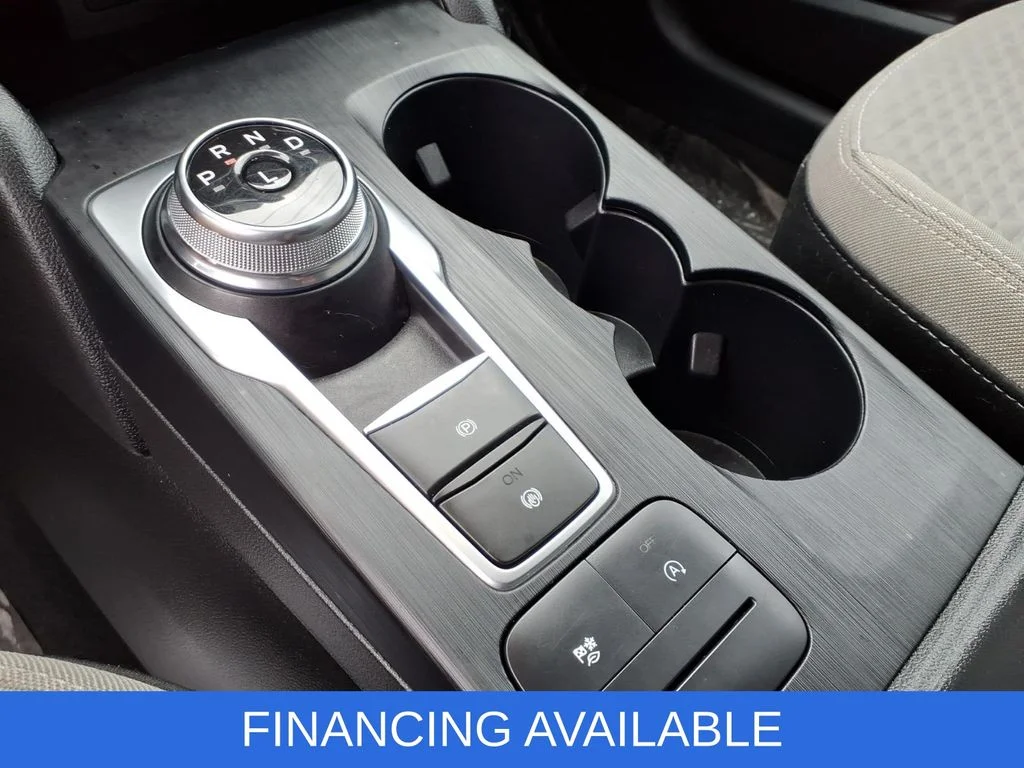Used 2022 White Ford SE image 8