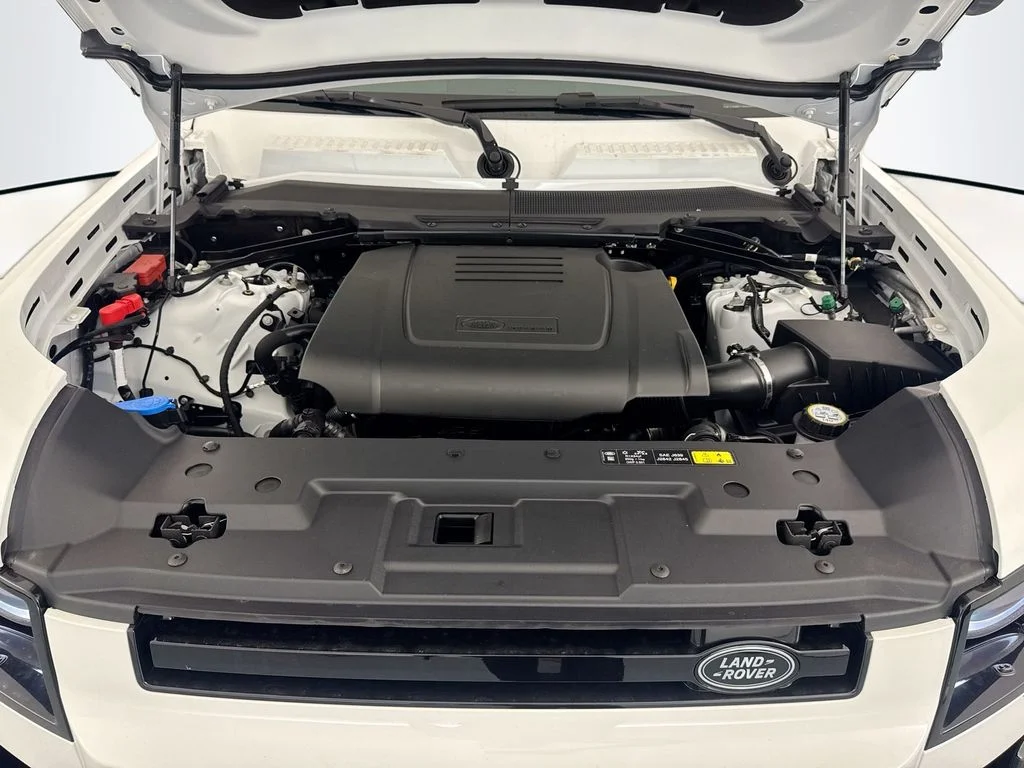 New 2026 Fuji White Land Rover S image 30