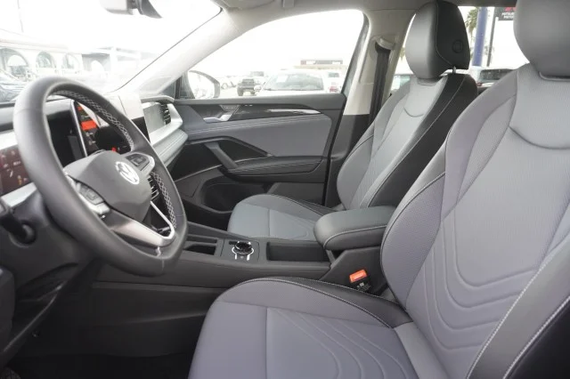 New 2026 Platinum Gray Metallic Volkswagen SE image 18