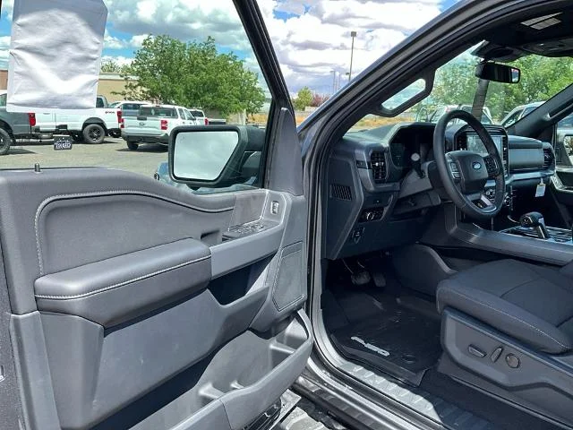 New 2026 Carbonized Gray Metallic Ford XLT image 37