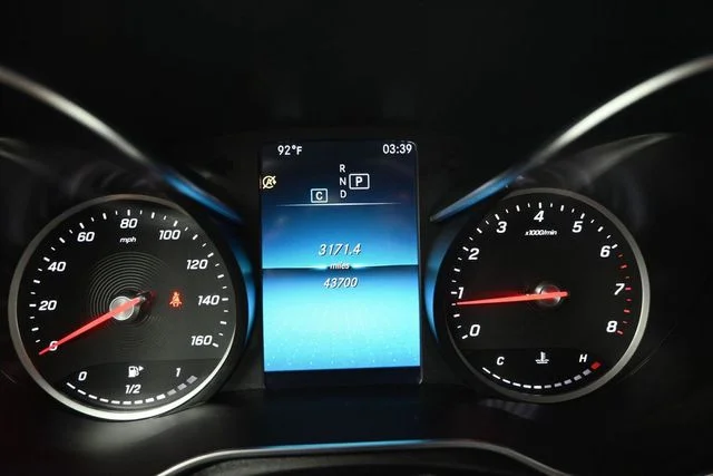 Used 2022 White Mercedes-Benz GLC 300 image 17