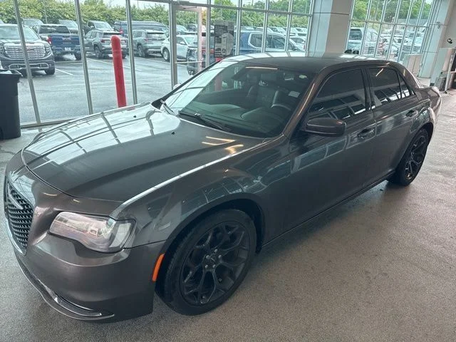 Used 2019 Gray Chrysler S image 3