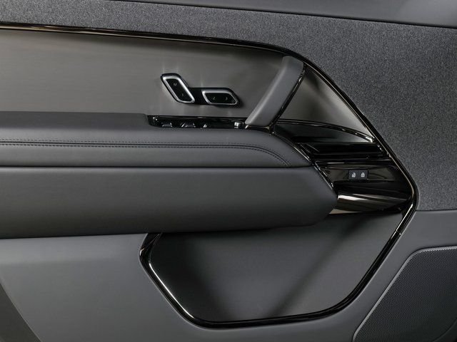 New 2026 Carpathian Grey Land Rover SE image 26