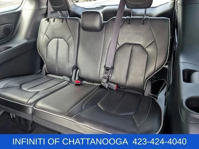 Used 2025 Black Chrysler Limited image 24