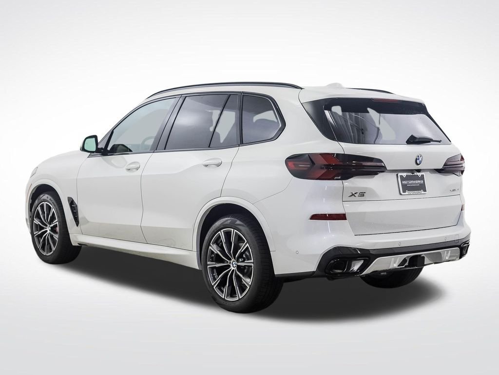 New 2026 White Metallic BMW xDrive40i image 3