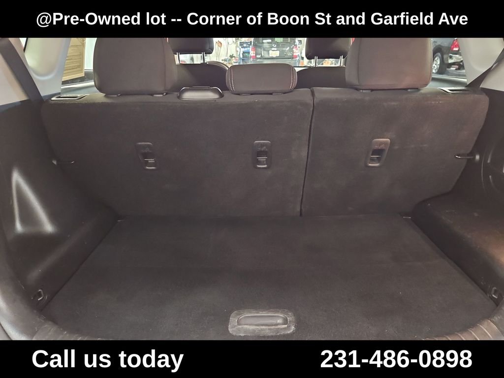Used 2019 Red Kia Base image 27