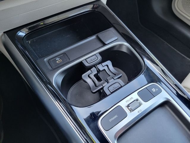 Used 2025 White Mercedes-Benz GLA 250 image 35