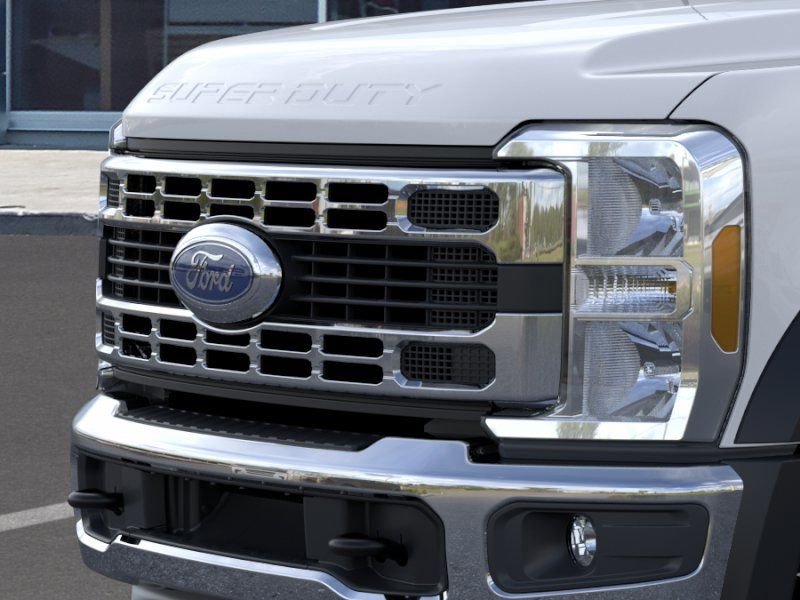 New 2026 Oxford White Ford XL image 17