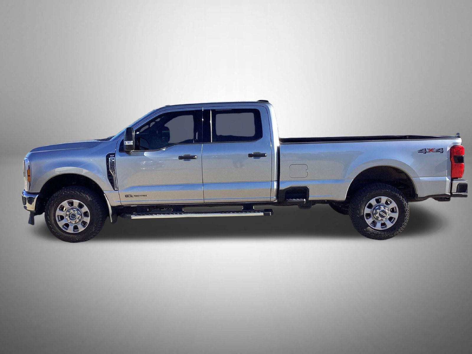 Used 2024 Silver Ford XLT image 1