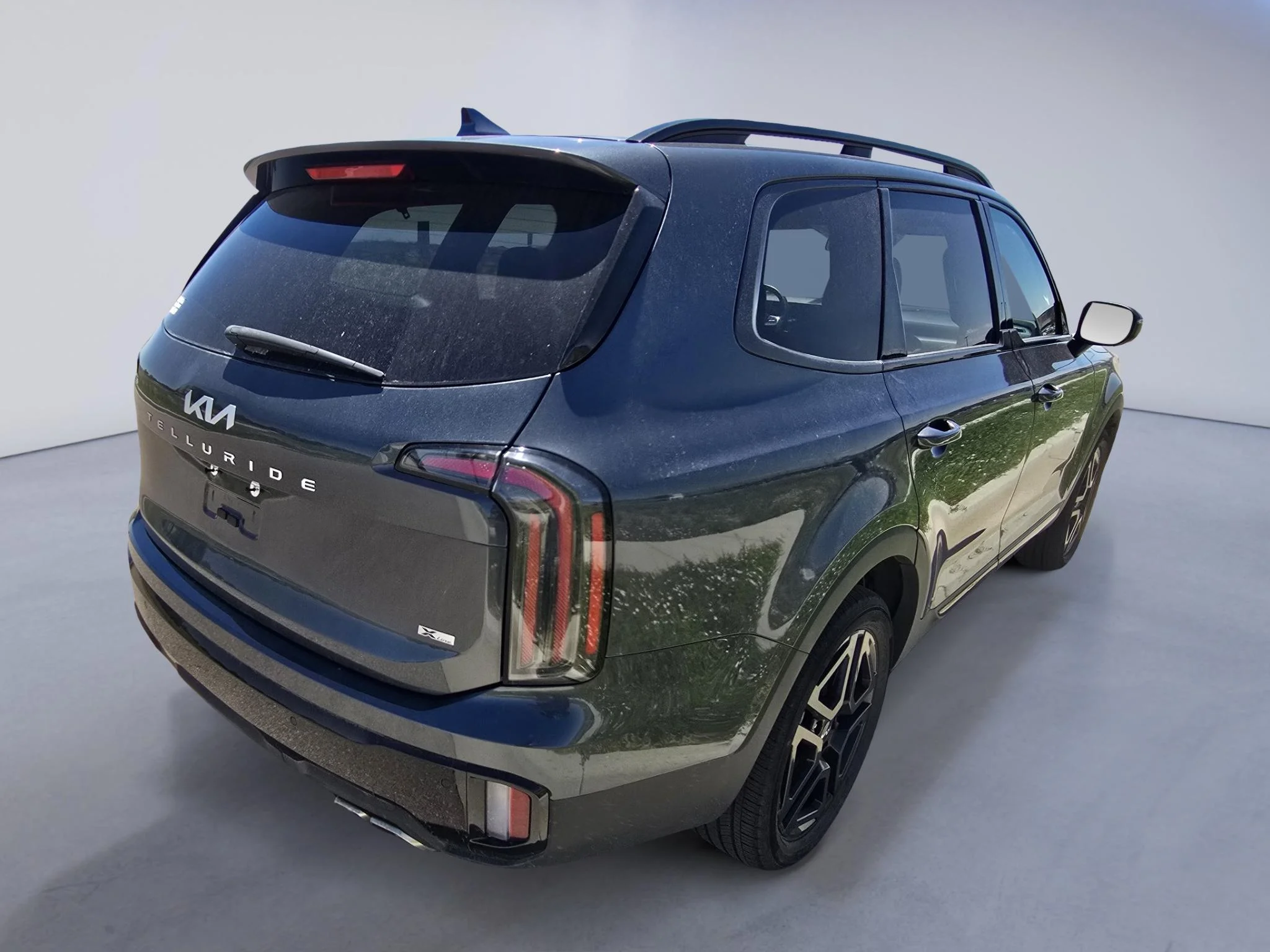 Used 2024 Gravity Gray Kia EX X-Line image 5