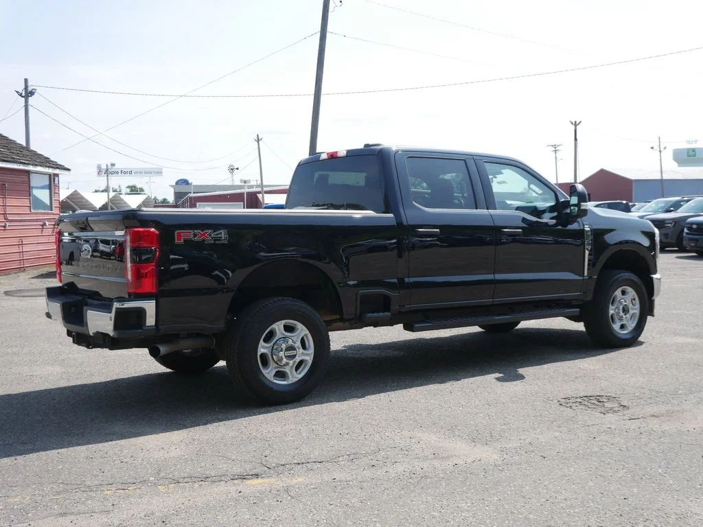 Used 2025 Black Ford XLT image 3