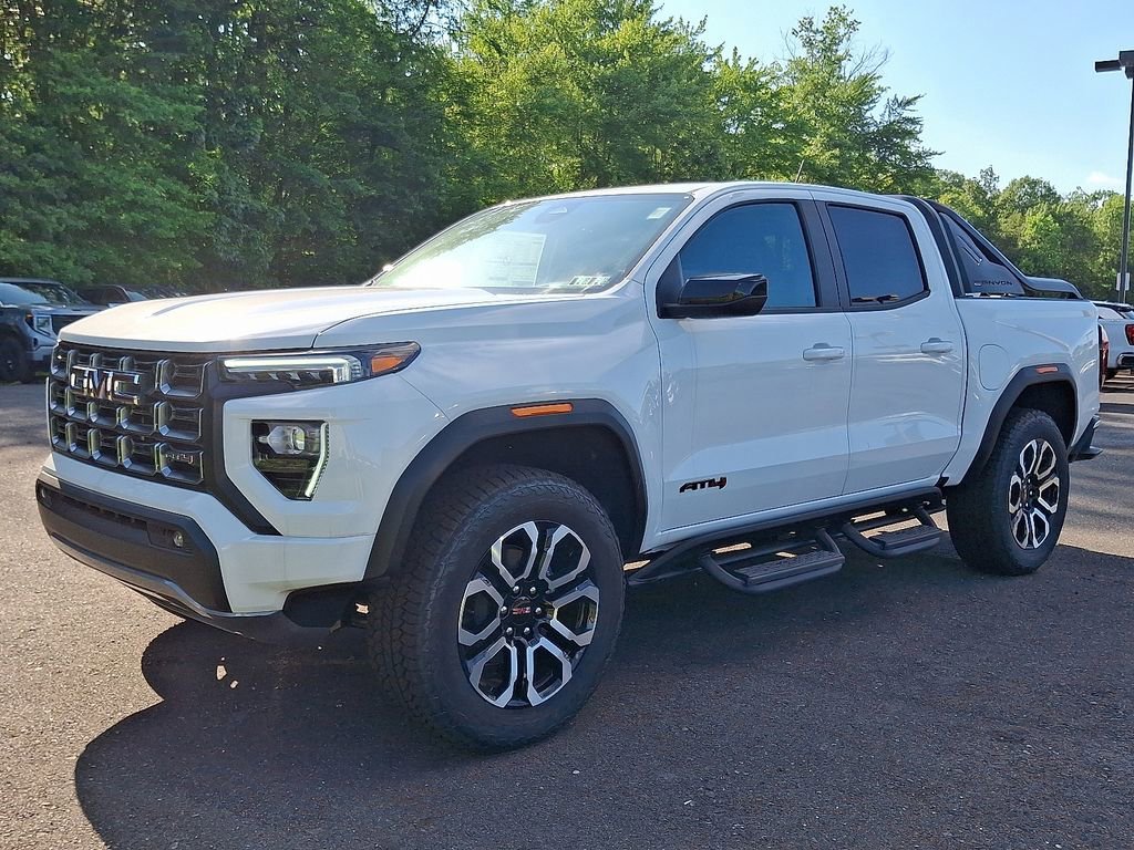 2025 GMC Canyon AT4 - Photo 2