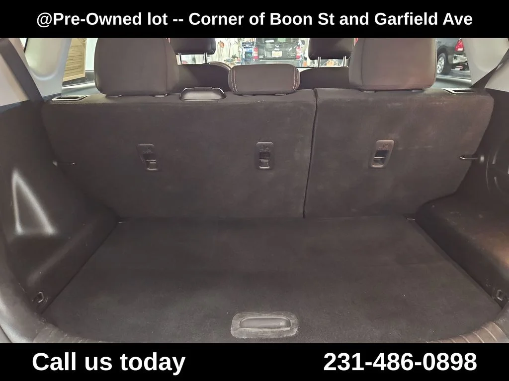 Used 2019 Red Kia Base image 27