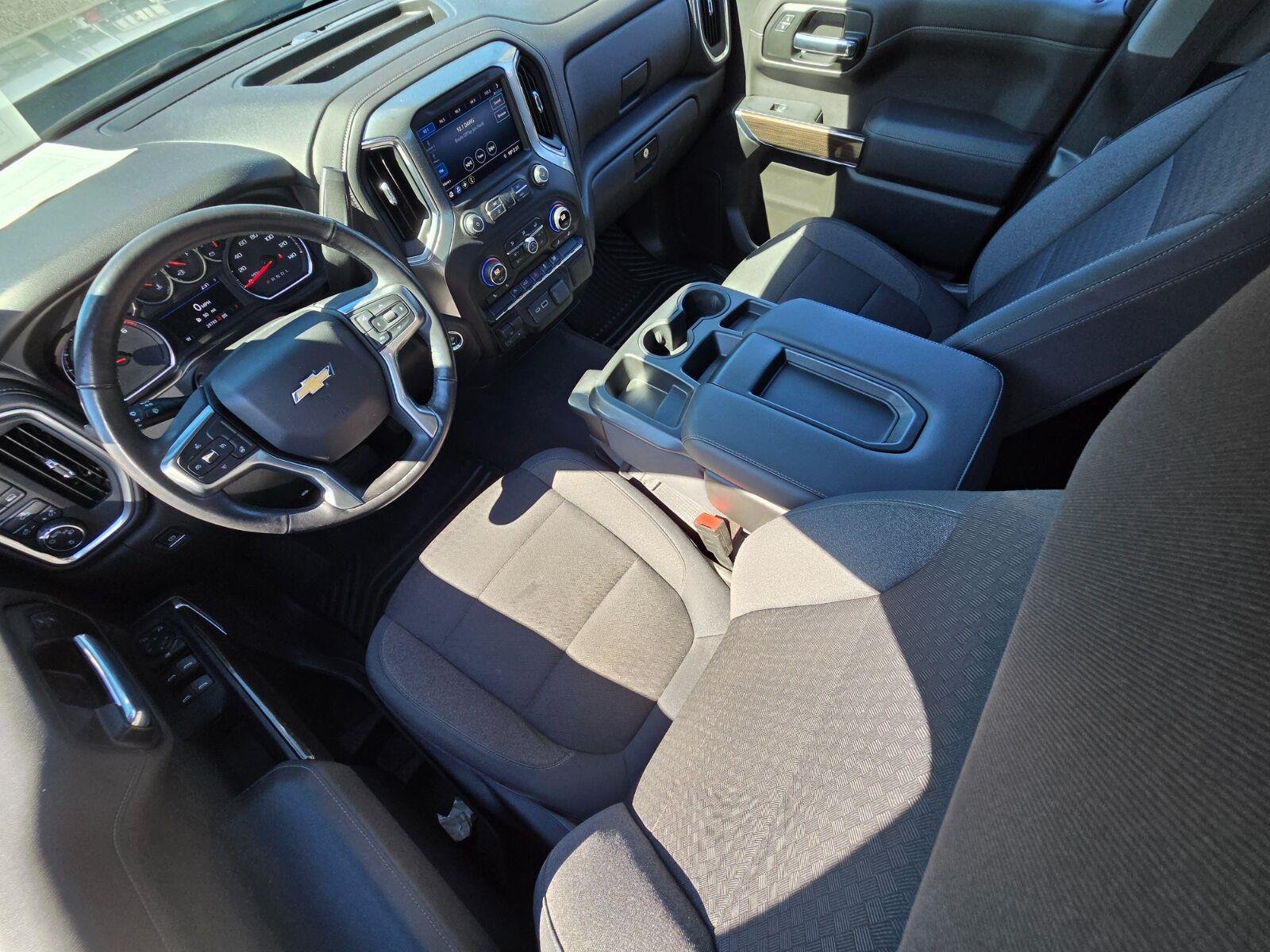 Used 2019 SILVER ICE METALLIC Chevrolet LT image 8