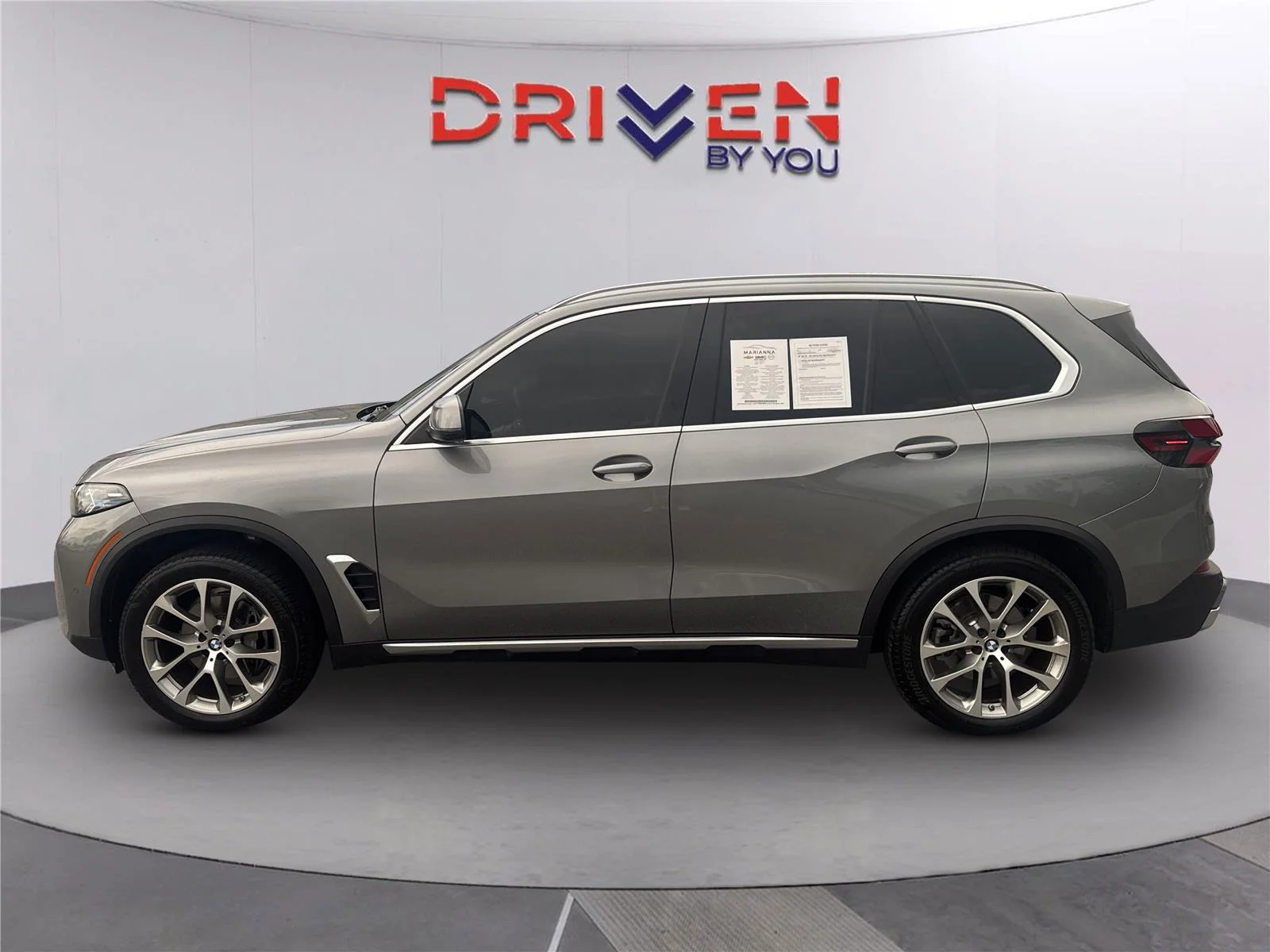 Used 2026 Skyscraper Grey Metallic BMW sDrive40i image 7
