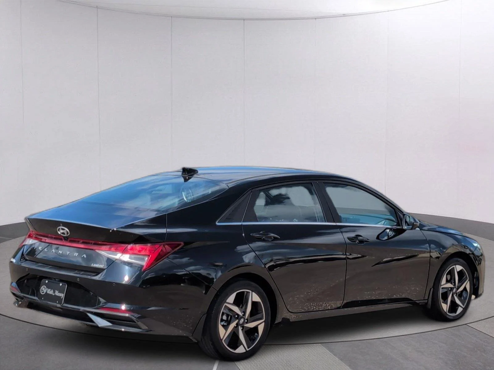 Used 2023 Phantom Black Hyundai Limited image 6
