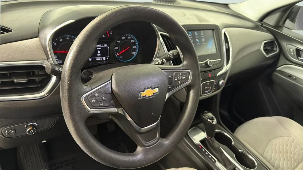 Used 2018 SILVER ICE METALLIC Chevrolet LS image 22