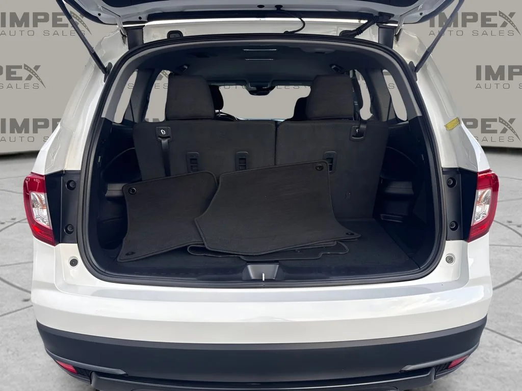 Used 2020 White Honda LX image 22