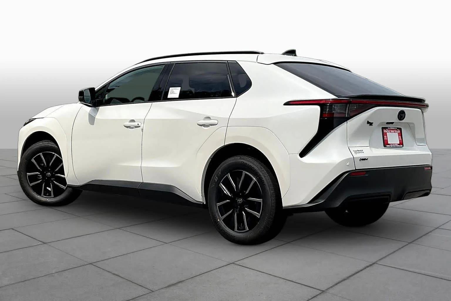 New 2026 Wind Chill Pearl Toyota XLE image 12